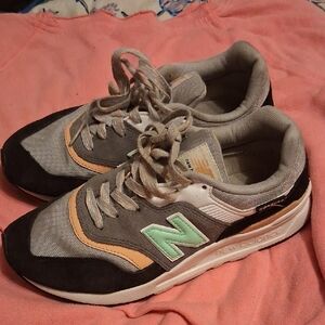 New Balance Womens Size 6.5 Sneakers